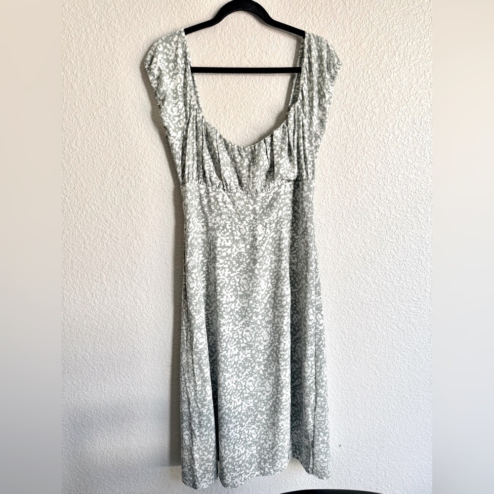 Abercrombie and Fitch medium sea foam green petal dress knee length